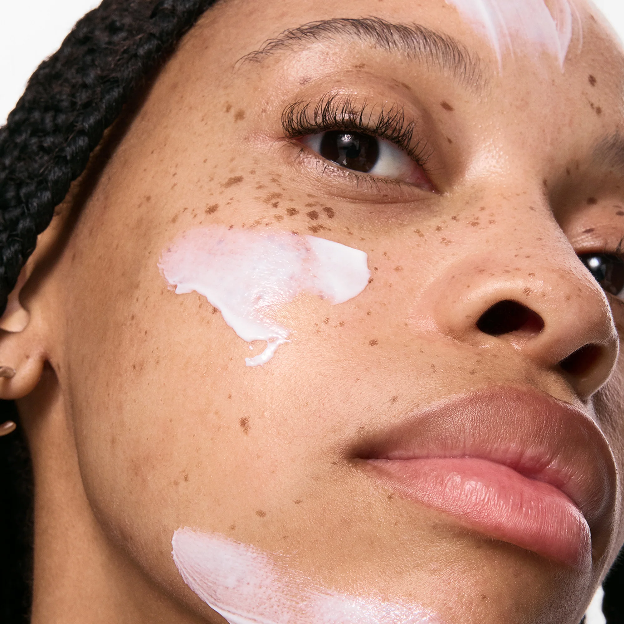 Dewy Sunscreen SPF 30 - Image 12